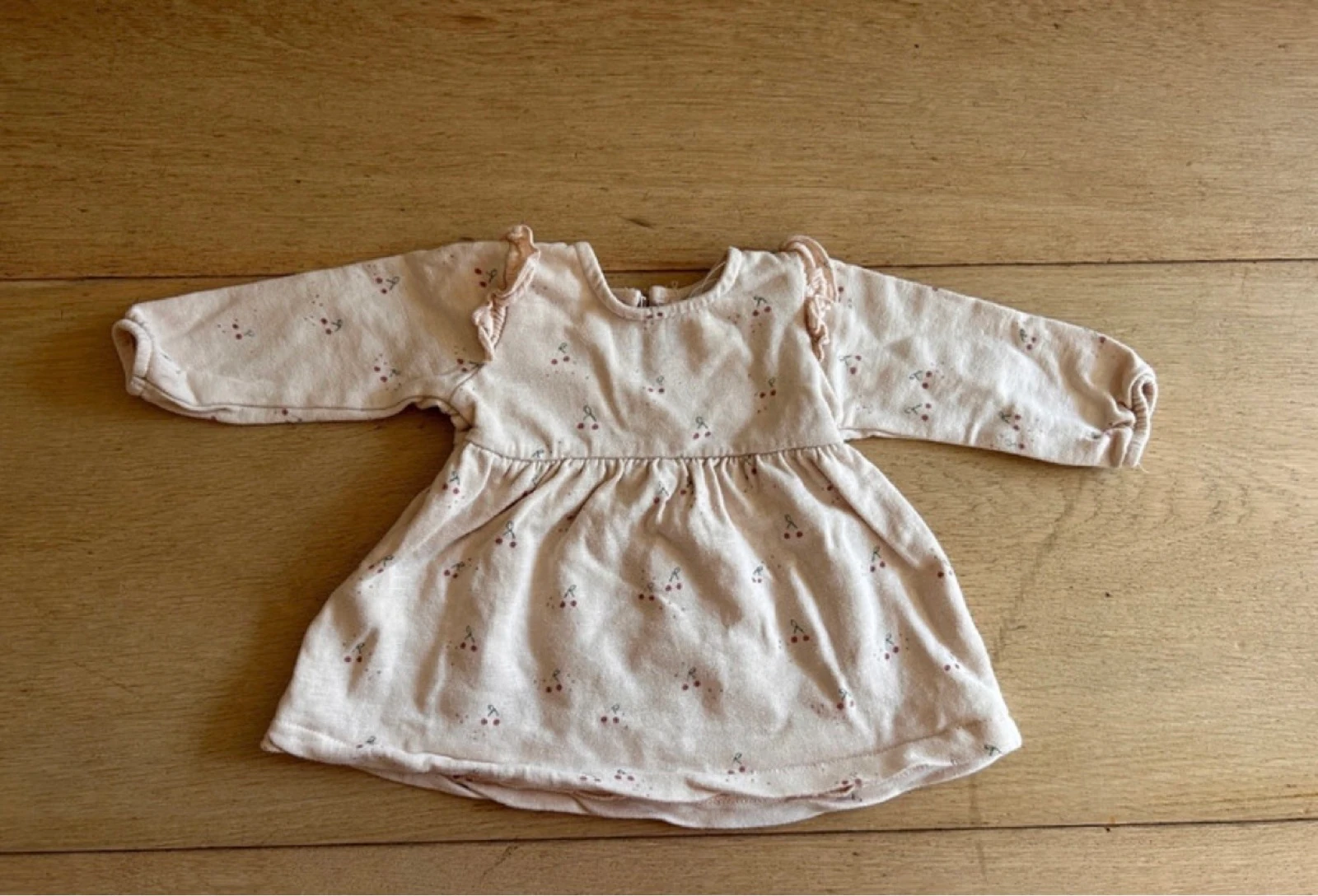 Jurkje met kersen Zara